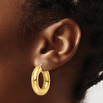 Charger l'image dans la galerie, 14K Yellow Gold Round Classic Hoop Earrings 25mm x 6mm
