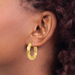 Lade das Bild in den Galerie-Viewer, 14k Yellow Gold Hoop Earrings Polished 5.0mm Twisted
