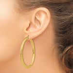 Charger l'image dans la galerie, 14K Yellow Gold Round Diamond Cut Hoop Earrings 50mm x 4mm
