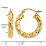 Afbeelding in Gallery-weergave laden, 14k Yellow Gold Hoop Earrings Light Twisted
