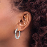 이미지를 갤러리 뷰어에 로드 , 14k White Gold Hoop Earrings Light Twisted
