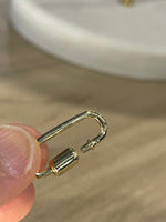 Załaduj obraz do przeglądarki galerii, 14k Yellow Gold Carabiner Oval Clasp Lock Connector Pendant Charm Hanger Bail Enhancer

